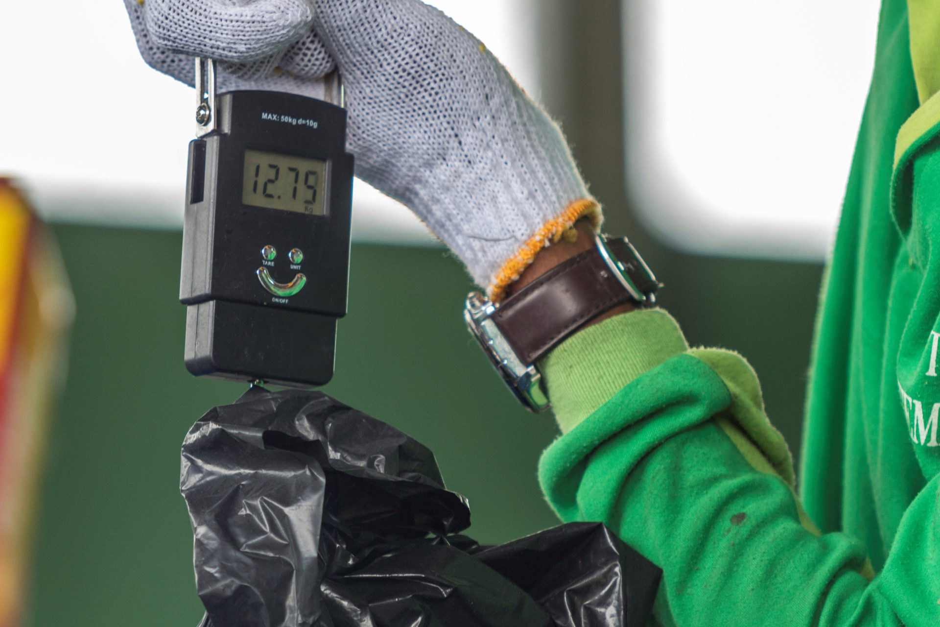 Stop projecting. Дорожные знаки в бразилии. Проджект стим. Рисунок на тему буллинг. Pause fest.